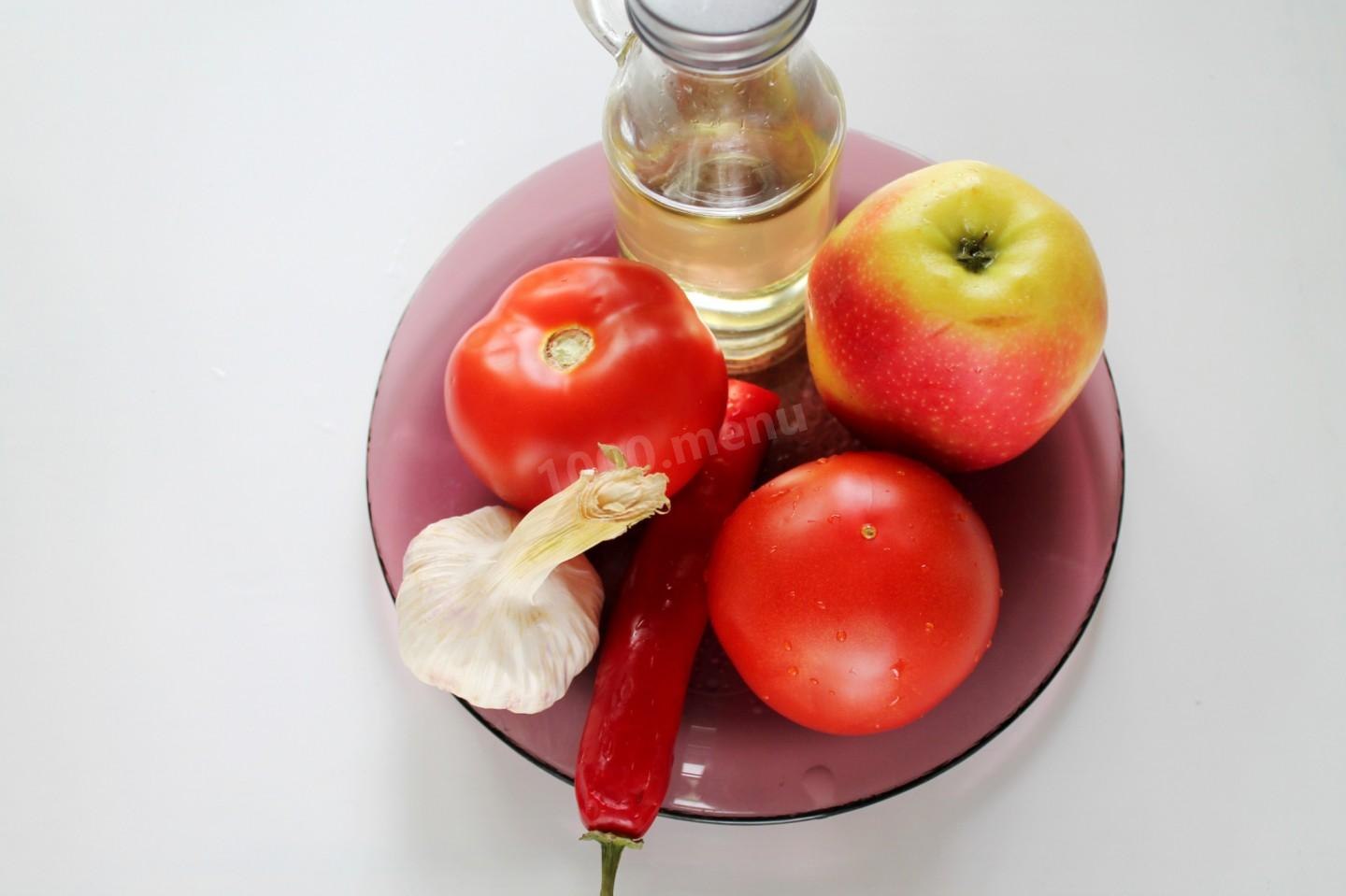 Рецепт помидоры яблоки и чеснок. Яблоко помидор. Перец яблоко. Аджика из помидор с яблоками. Аджика из помидор яблок и перца.