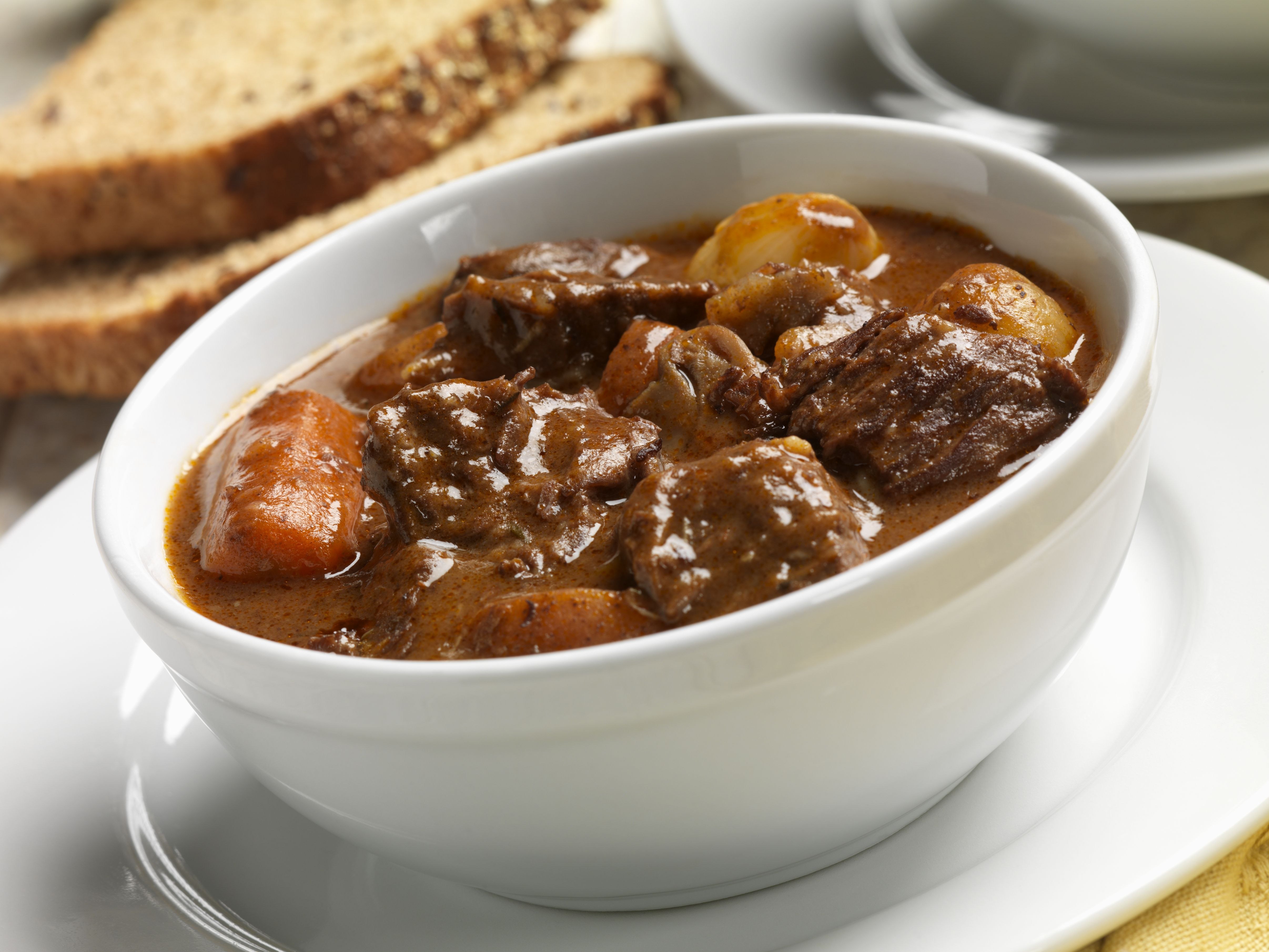 Говядина тушеная фото. Beef Goulash. Говядина тушеная. Тушеное мясо. Томленая говядина.