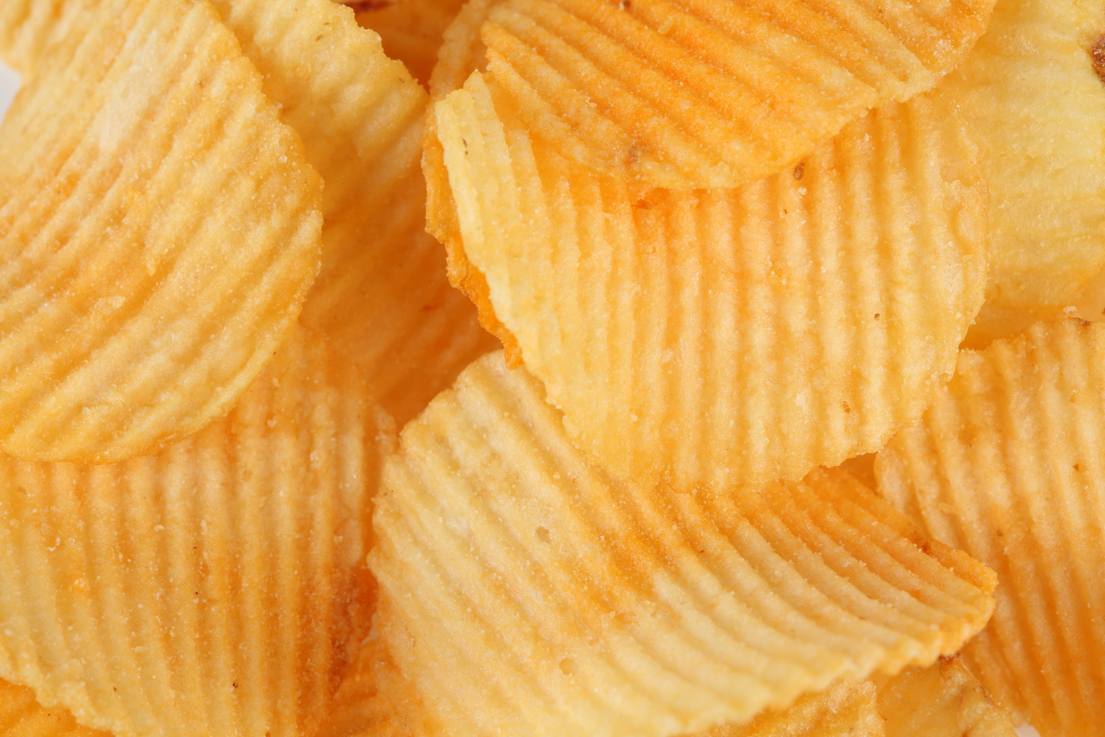 Чипс. Чипсы Crispy Chips. Рифленая чипсинка. Чипсы воздушные рифленые. Чипсы текстура.