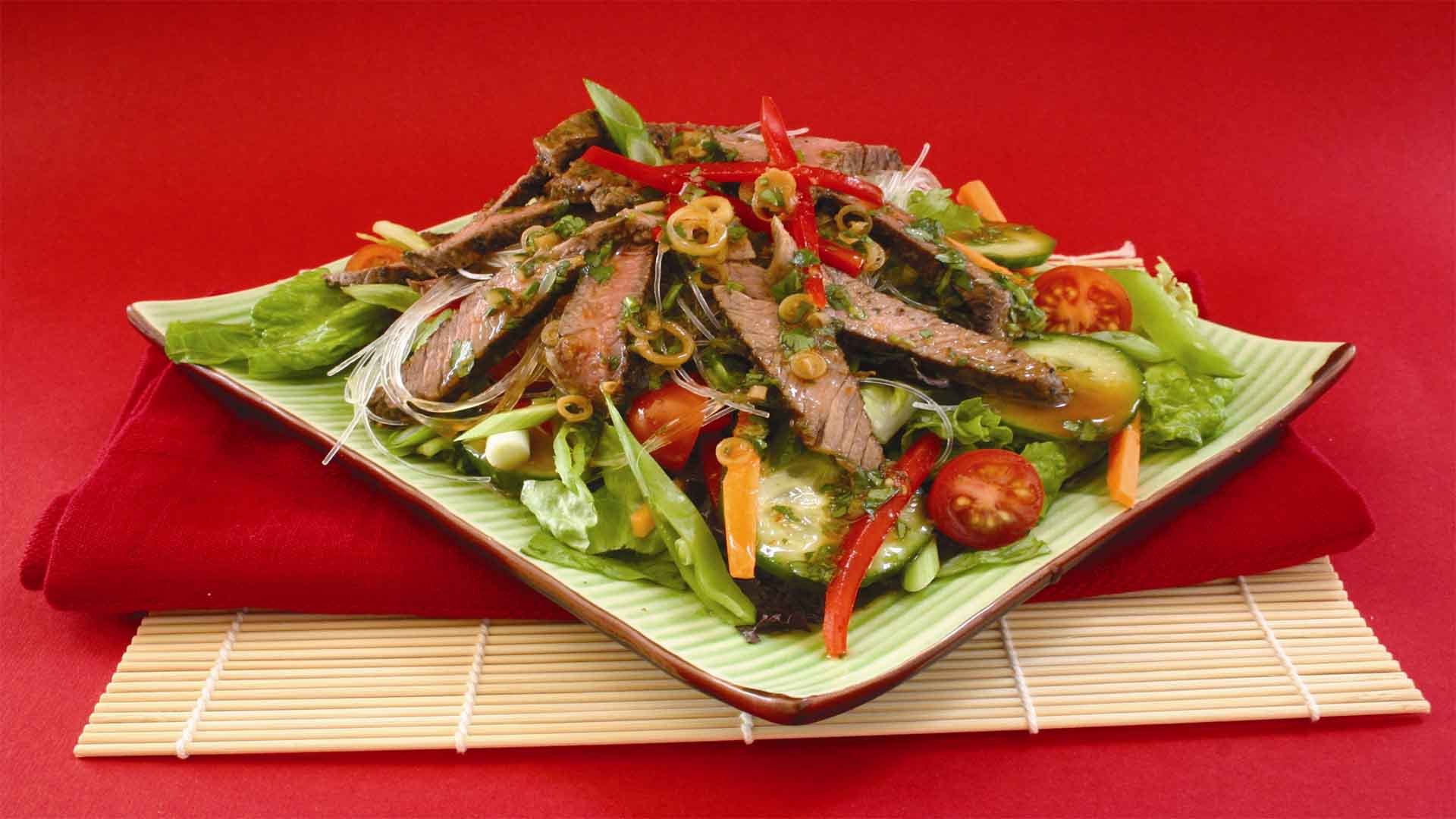 Тайский биф салат