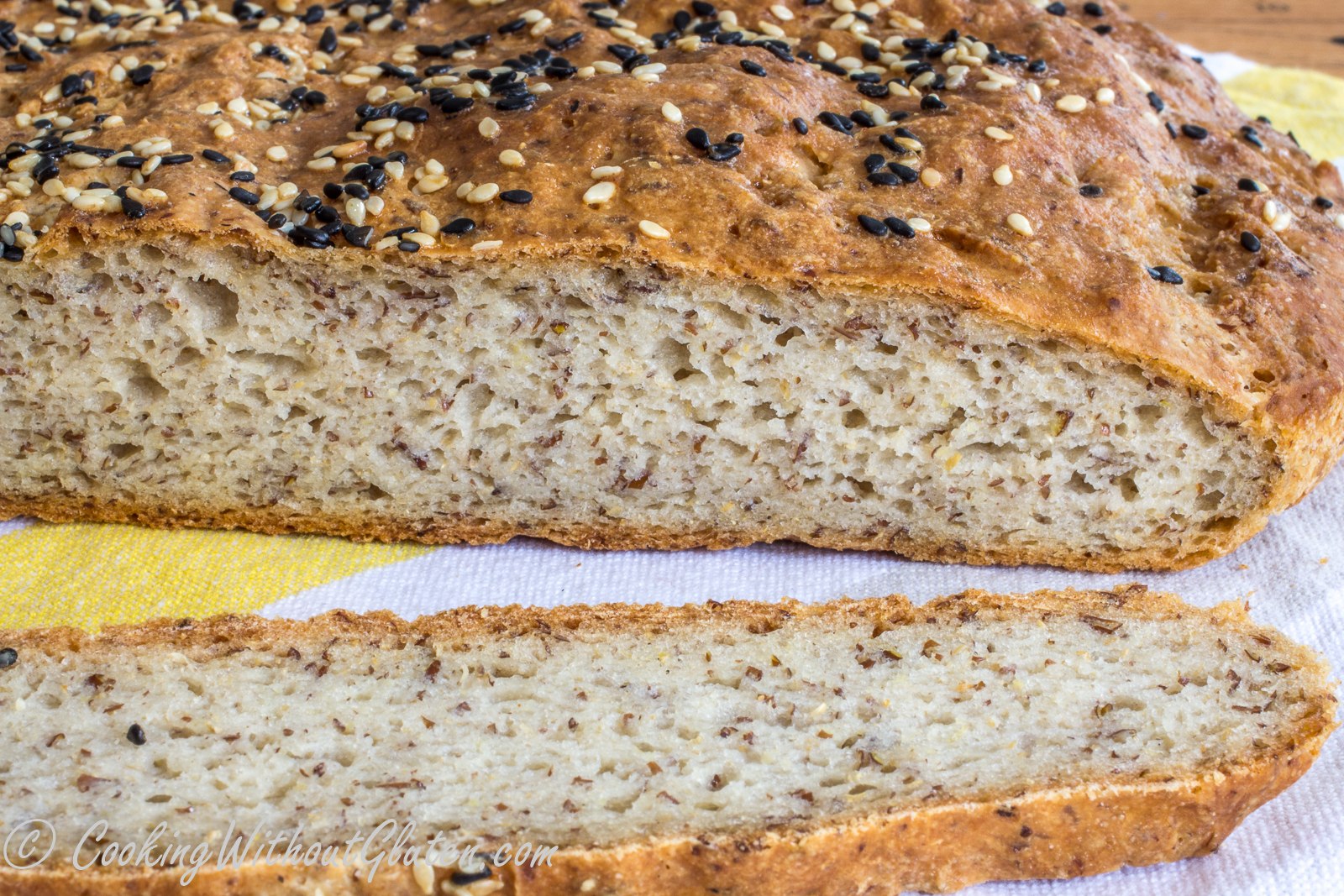 Какой хлеб цельнозерновой название. Цельнозлаковый хлеб. Крупнозерновой хлеб. Цельнозерновой хлеб. Хлеб из цельной муки.