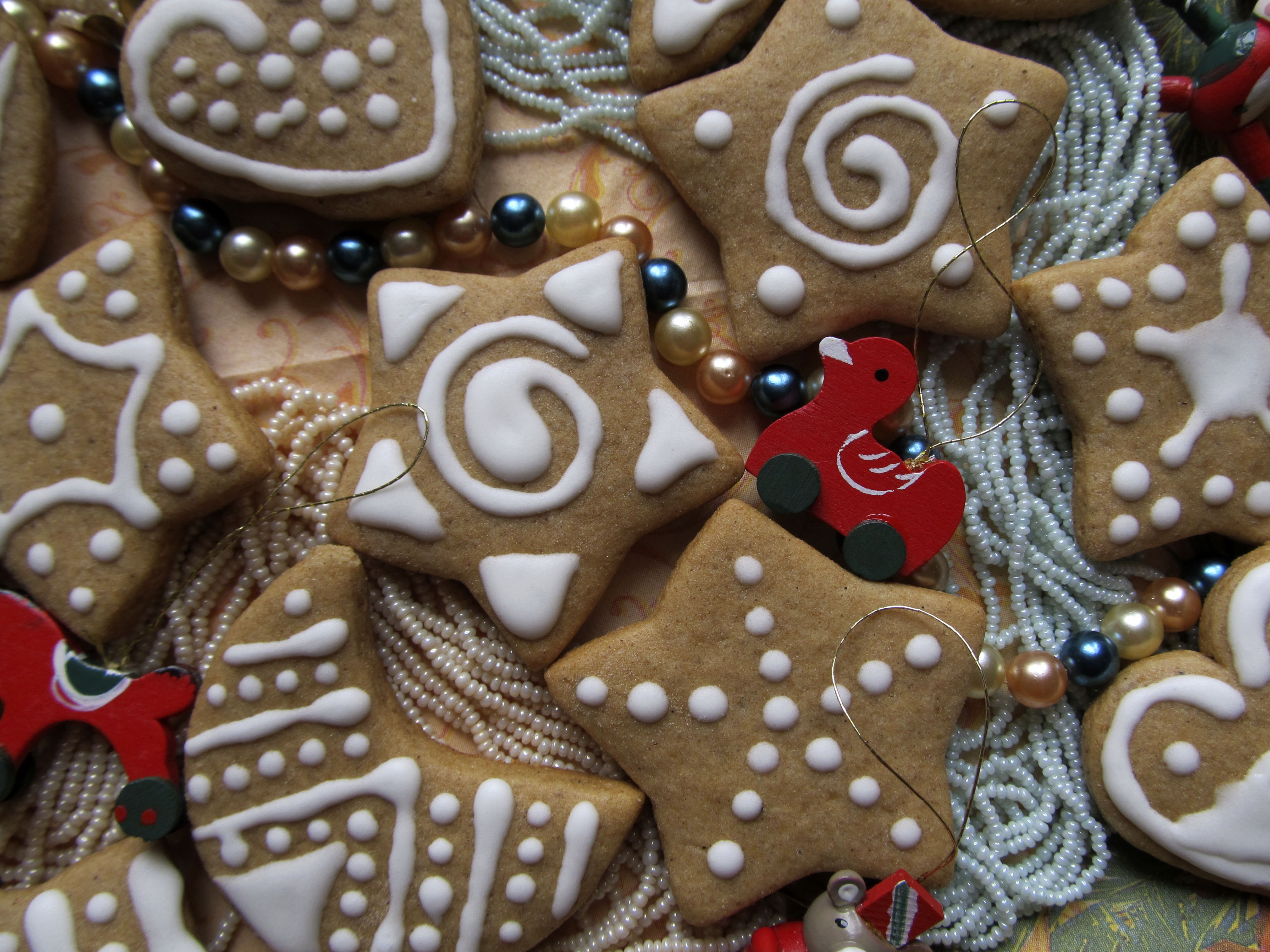 Рождественское печенье. Пряники Lebkuchen. Имбирные пряники Lebkuchen. Немецкие Рождественские пряники Lebkuchen. Немецкие имбирные пряники Лебкухен.