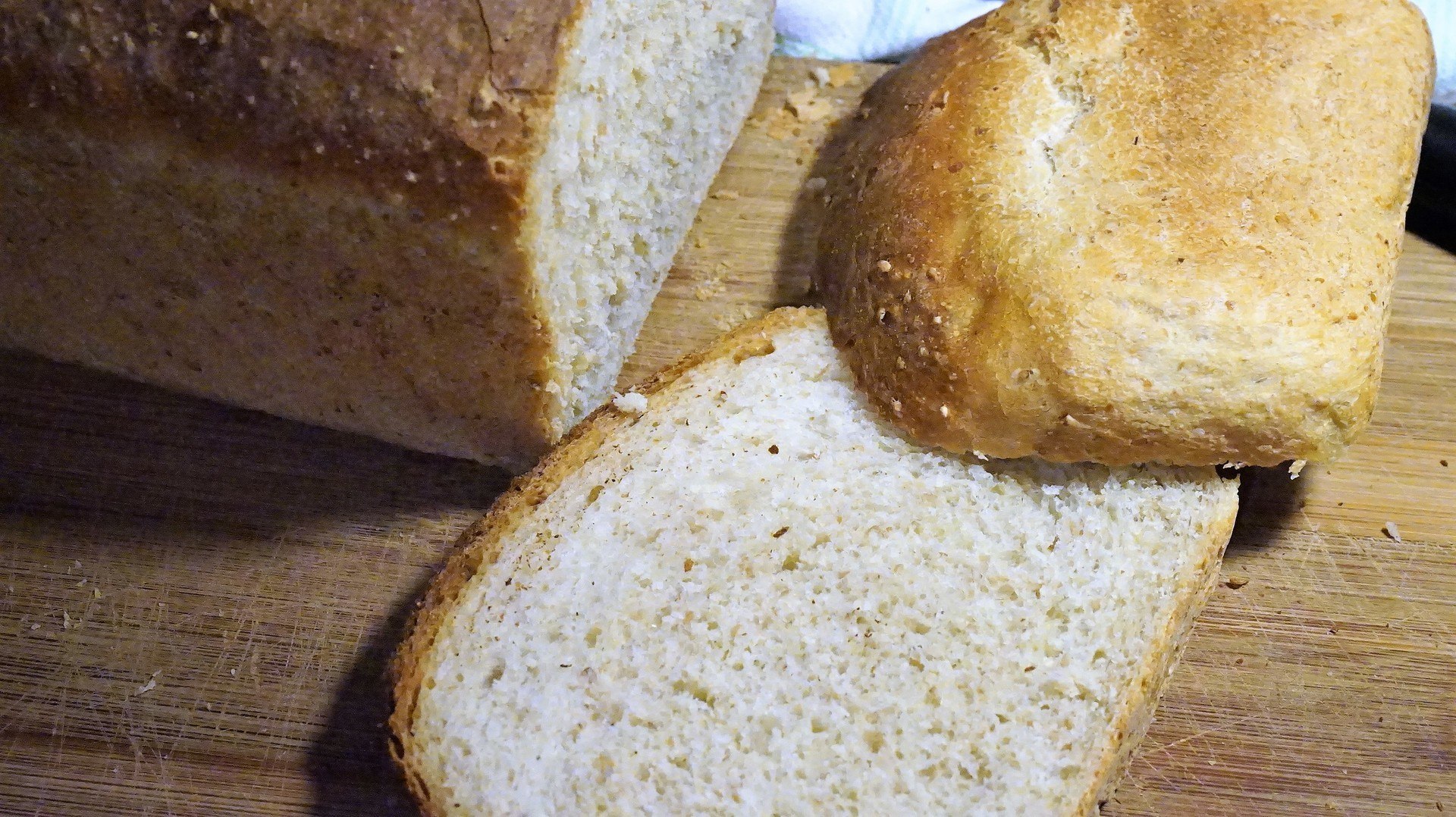 Хлеб в духовке быстро и просто. Ржано-пшеничный хлеб. Хлеб ржано-пшеничный в духовке. Хлеб ржано-пшеничный с дрожжами. Ржано-пшеничный хлеб ржано-пшеничный хлеб.