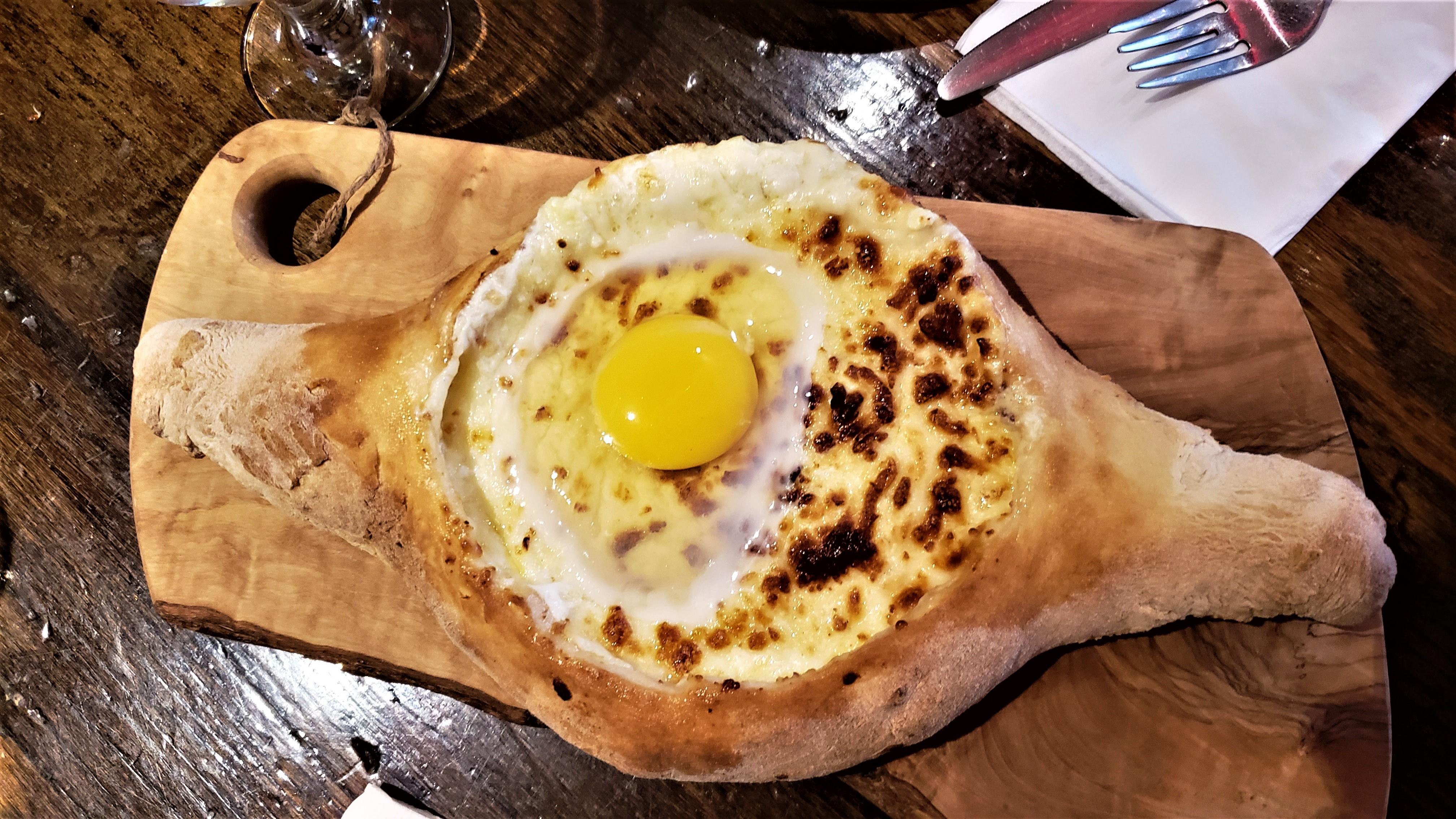 Хачапури по аджарски с мясом