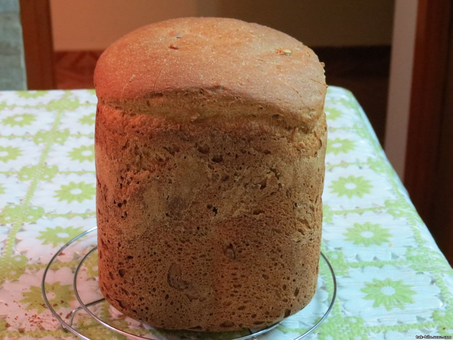 Рецепт ржаного хлеба на закваске в хлебопечке. Хлеб на закваске в хлебопечке Panasonic. Хлеб на ржаной закваске в хлебопечке. Дарницкий хлеб в хлебопечке. Пшеничный хлеб на ржаной закваске.
