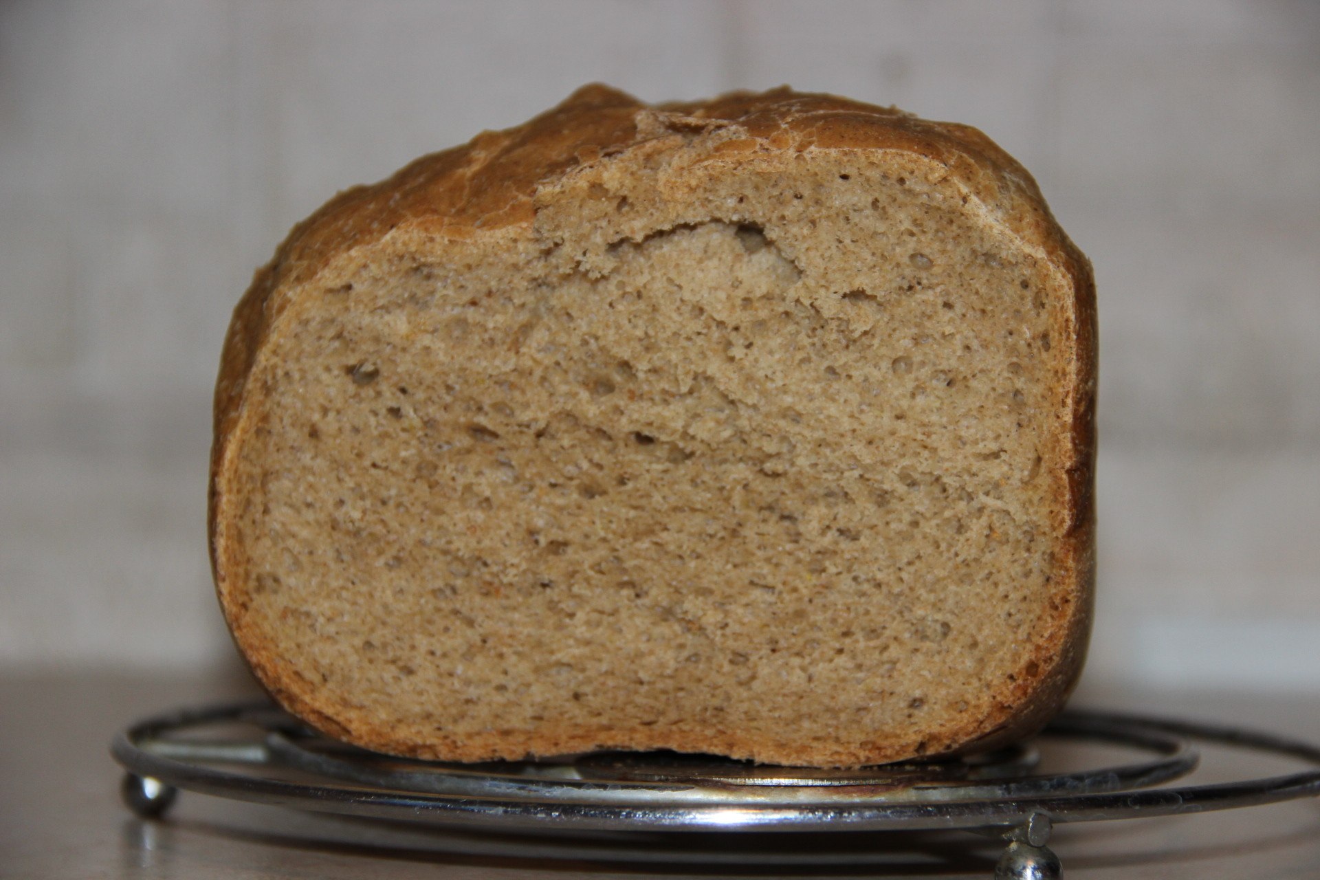 Приготовление хлеба из пшеничной муки. Хлебопечка Мулинекс ржаной хлеб 750. Хлеб ржано пшеничный хлебный дом. Пшенично-ржаной хлеб в хлебопечке. Пшеничный хлеб в хлебопечке.