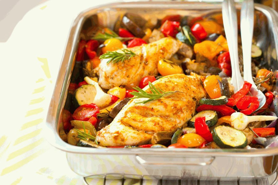 Куриная грудка с овощами