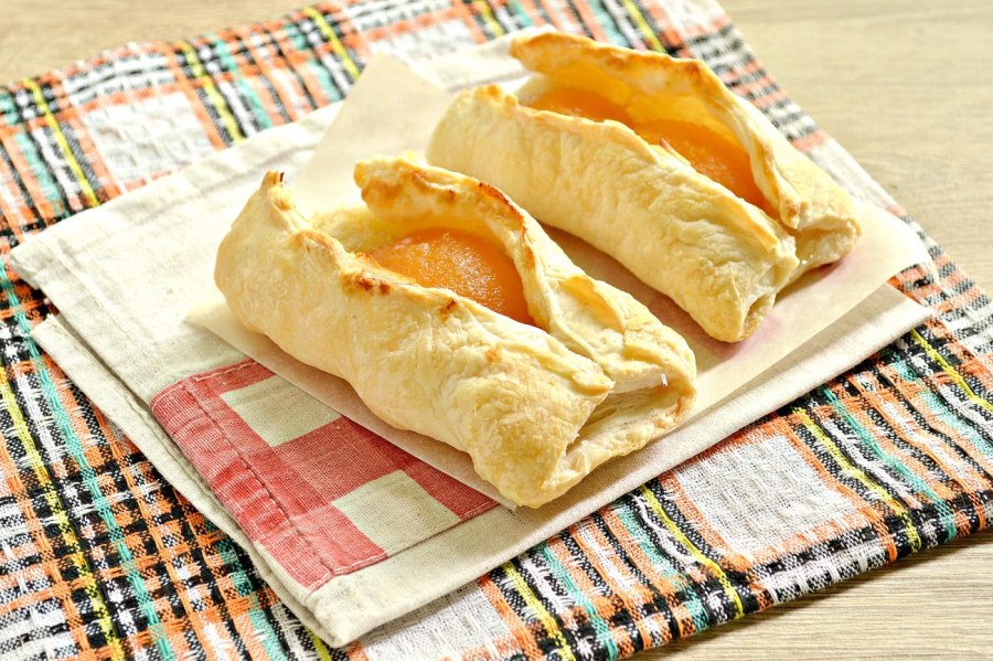 Слойка с начинкой