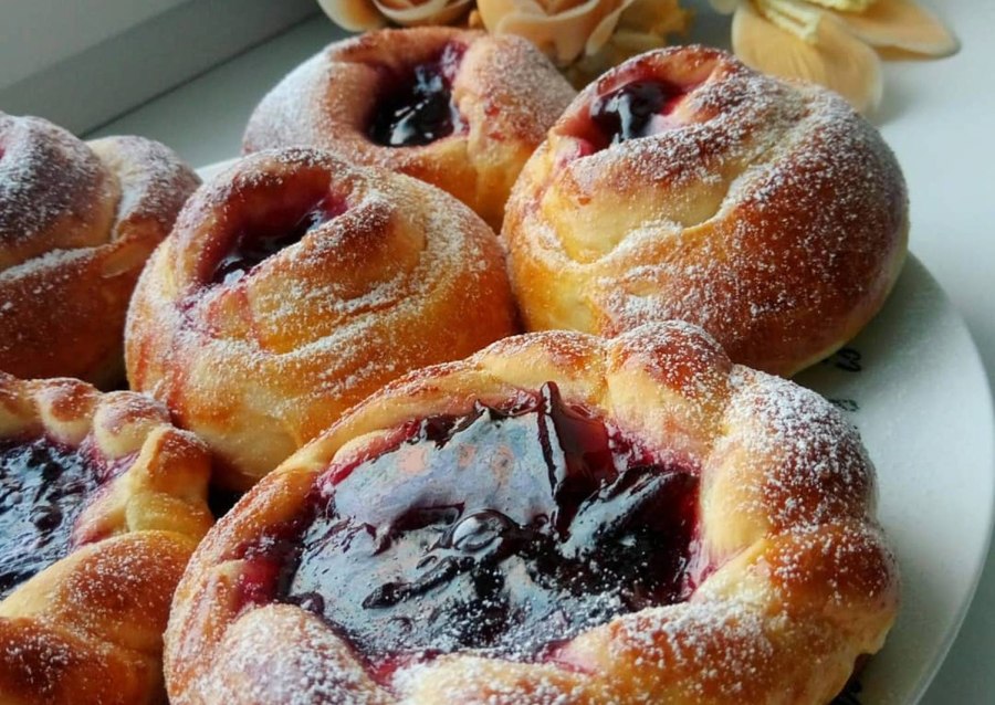 Булочки с вареньем в духовке