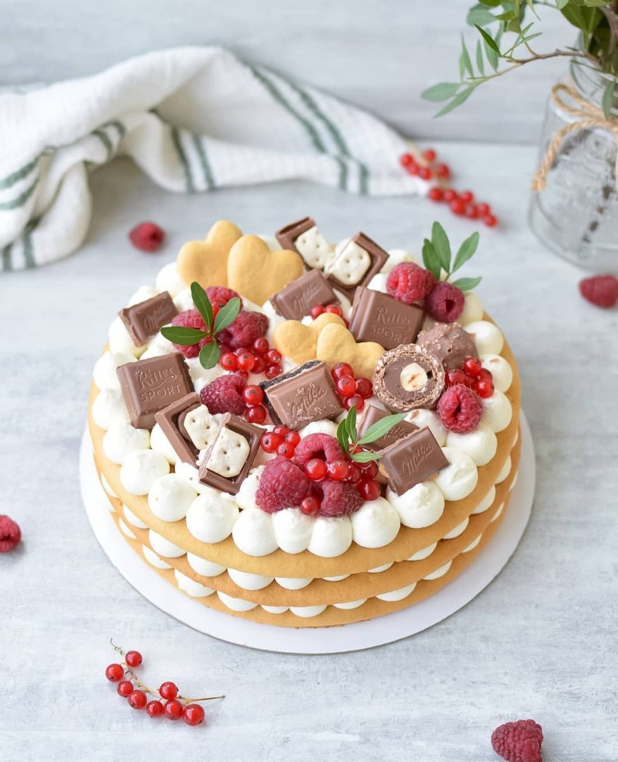 Торт с маковыми коржами