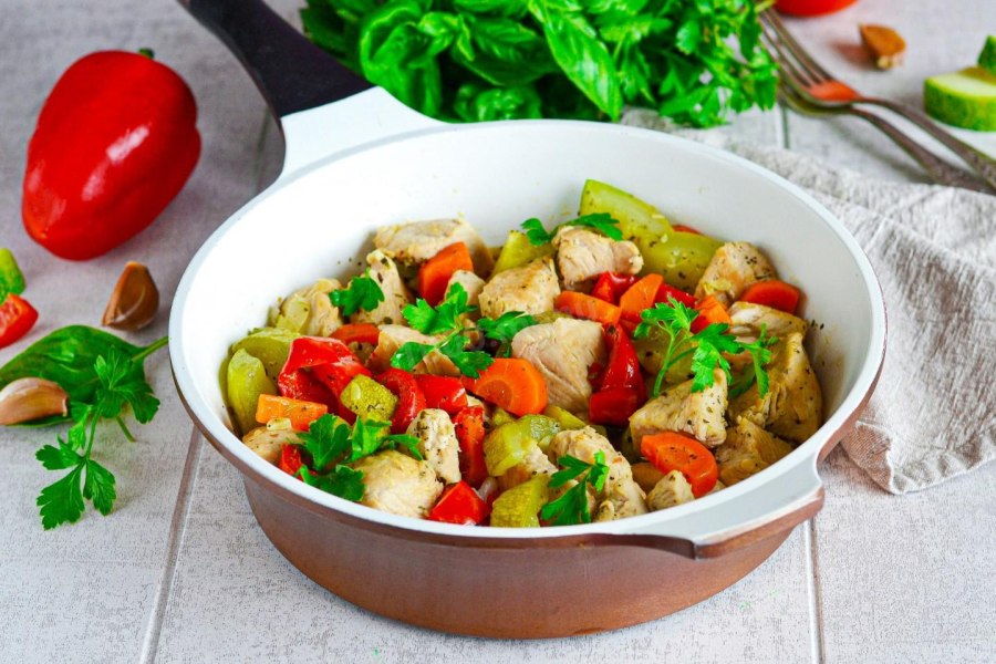 Паста ракушки с томатным соусом