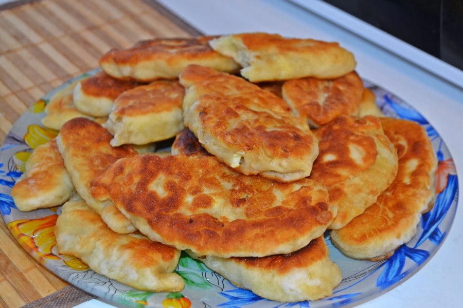 Пирожки с капустой и яйцом