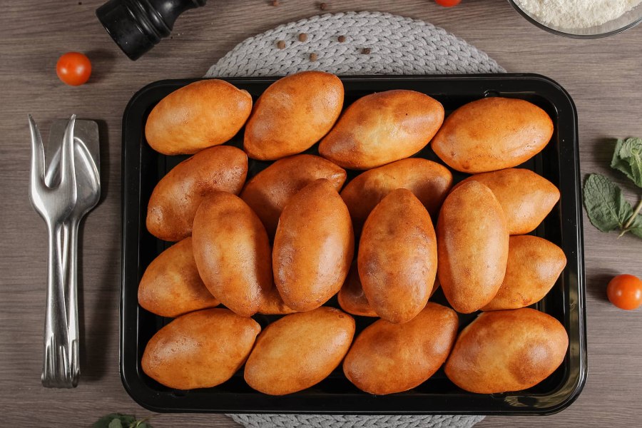 Пирожки жареные и печеные