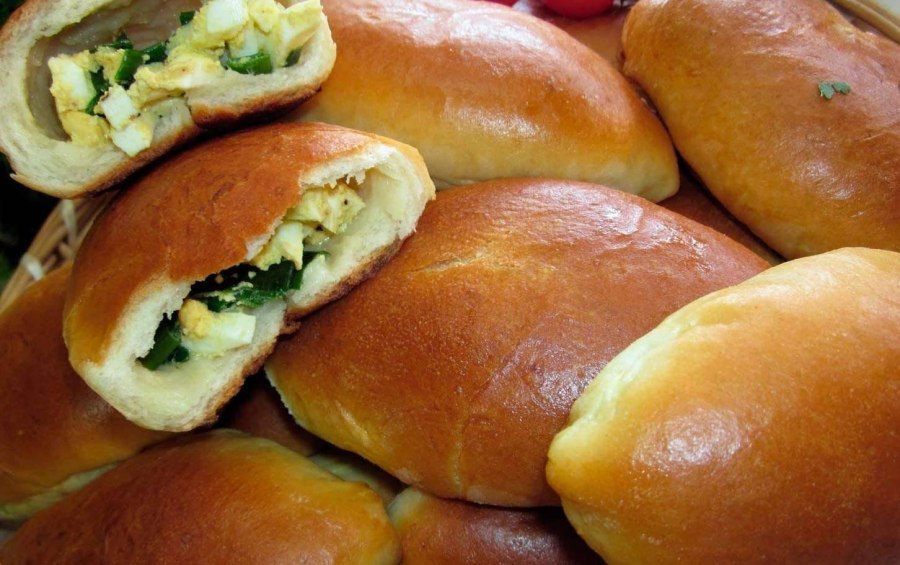 Пирожки с капустой и яйцом