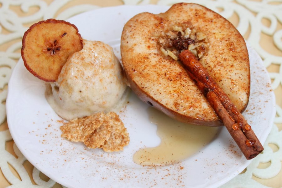 Груша с медом и корицей