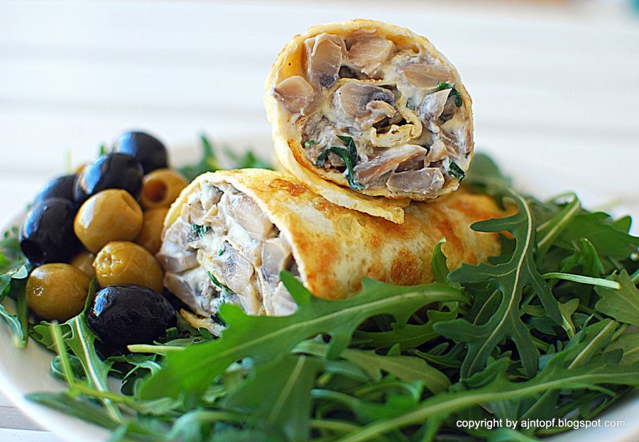 Рулет из курицы с грибами в духовке