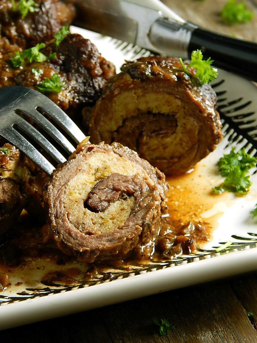 Рулет из лаваша с грибами и сыром