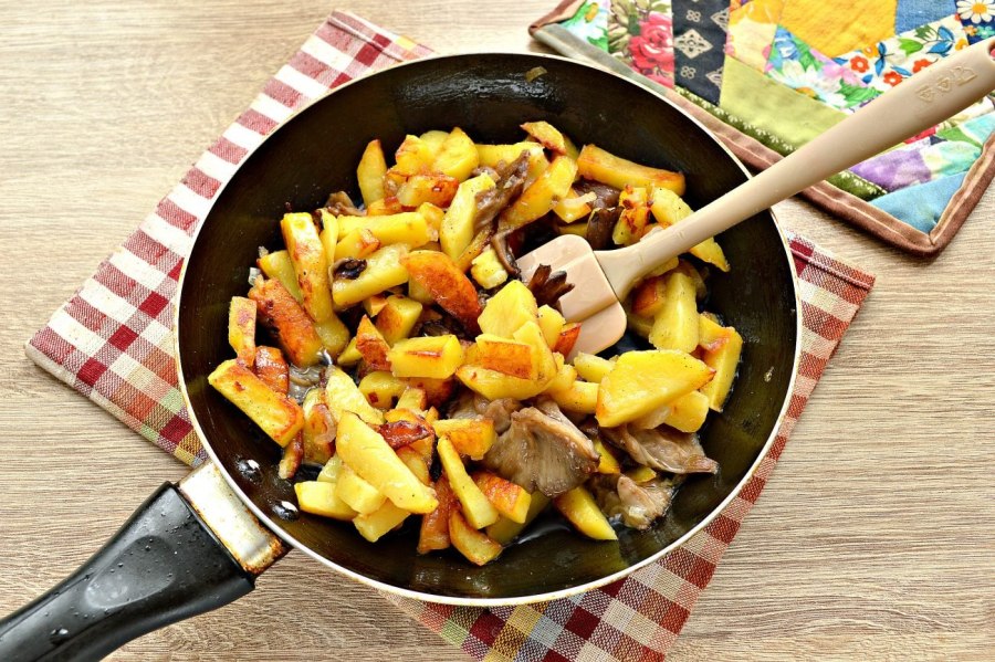 Салат картофельный с грибами