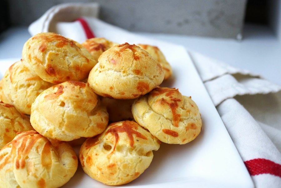 Булочки с сырной начинкой