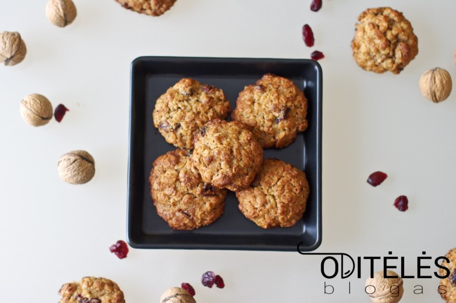 Печенья с овсяными хлопьями и кусочками шоколада