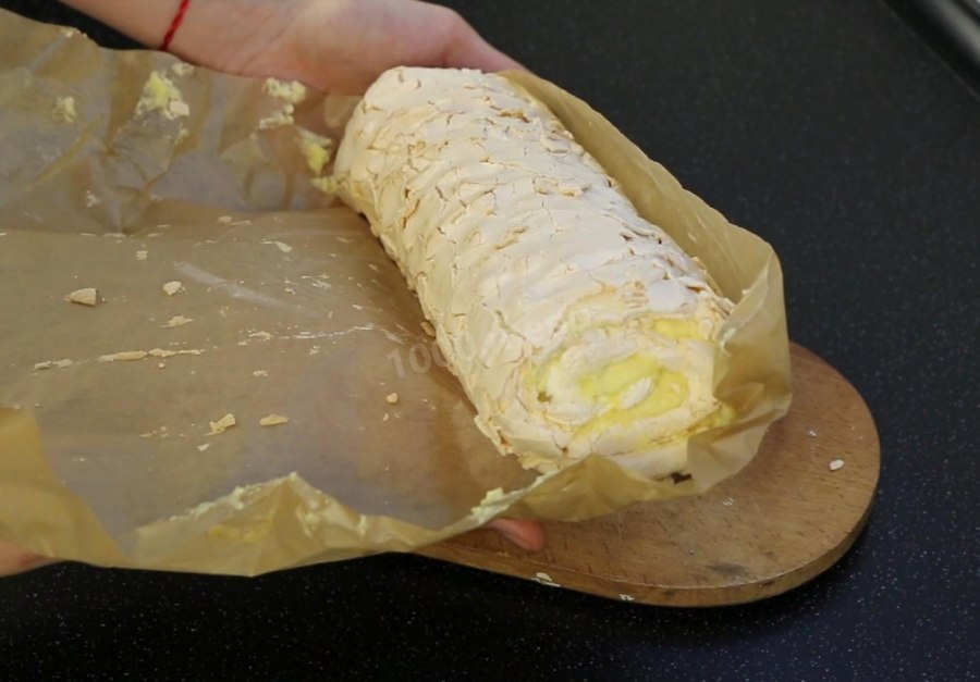Меренговый рулет Буше
