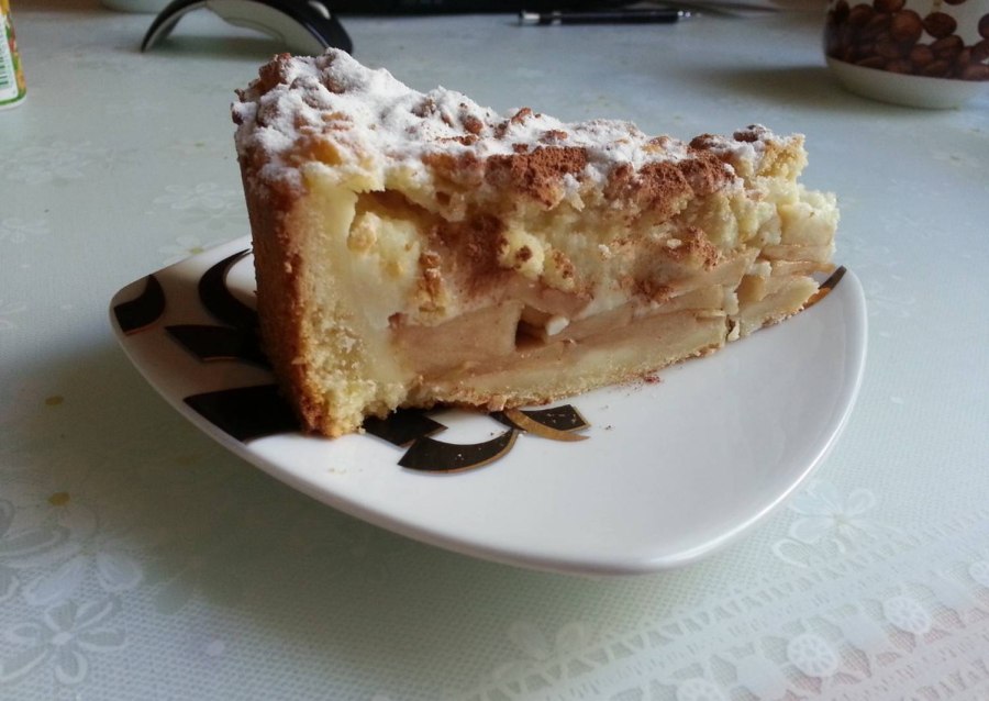 Яблочный пирог с заварным кремом