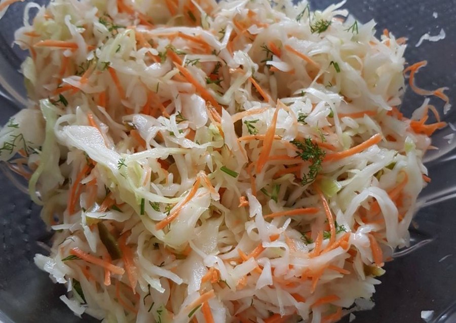 Салат с белокочанной капустой