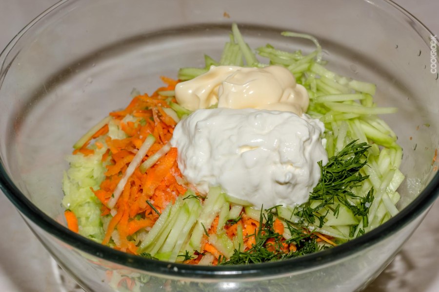 Салат с редькой и морковью с майонезом