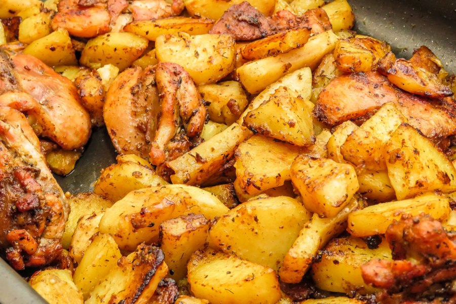 Картофель с курицей
