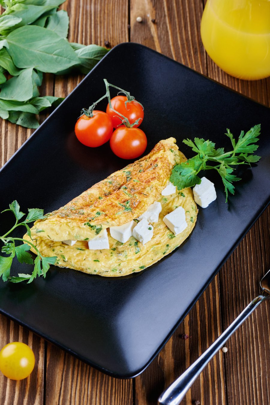 Омлет с сыром и зеленью