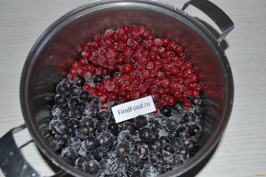 Желе из красной смородины в соковарке