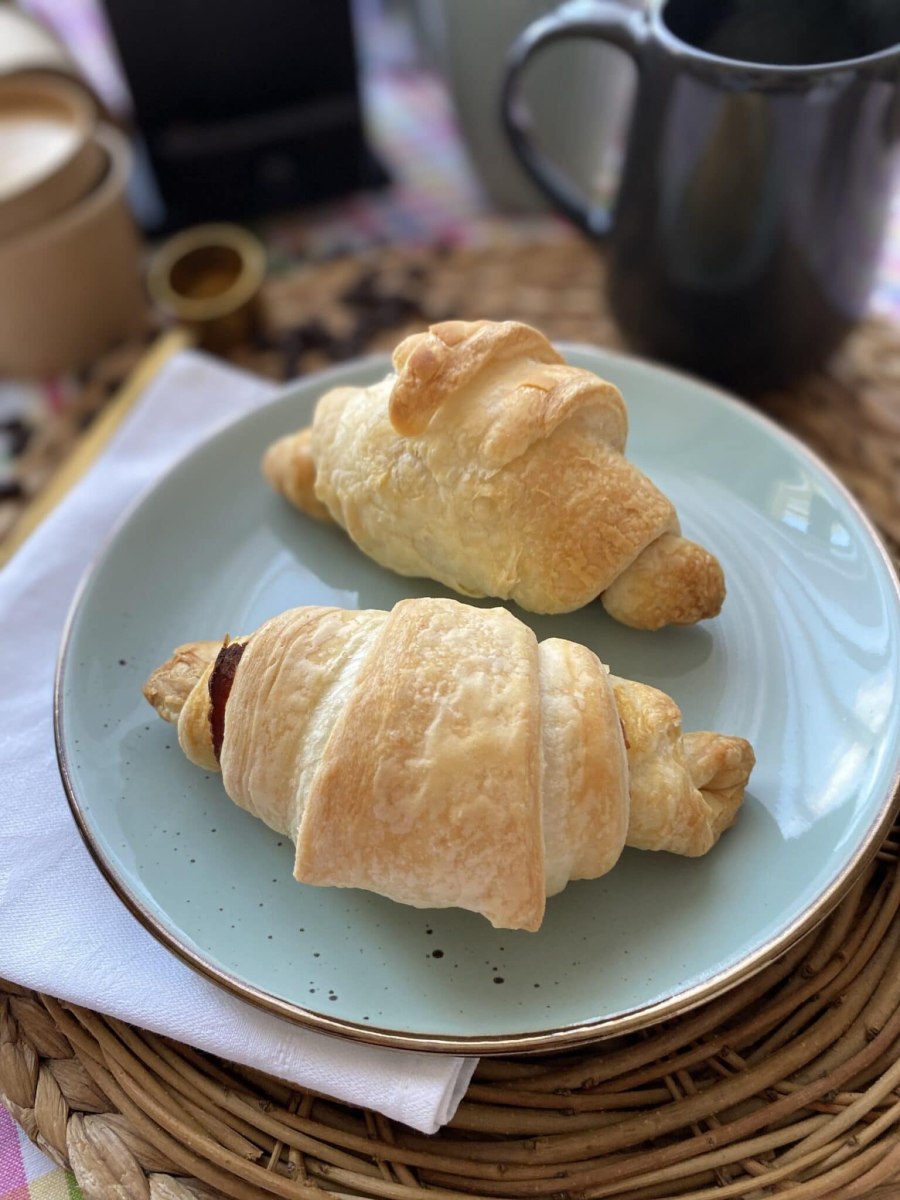 Круассан с беконом