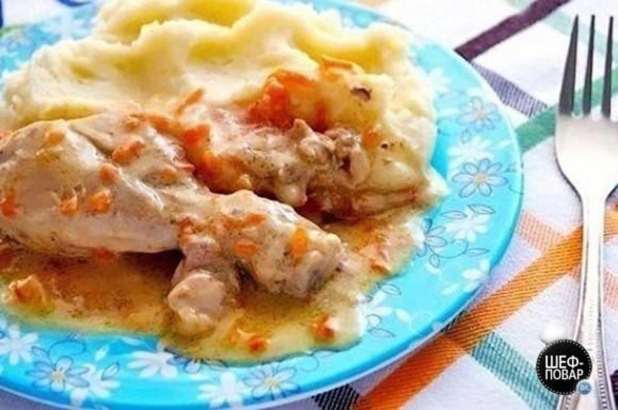 Куриное филе в сливочном соусе и картофельным пюре
