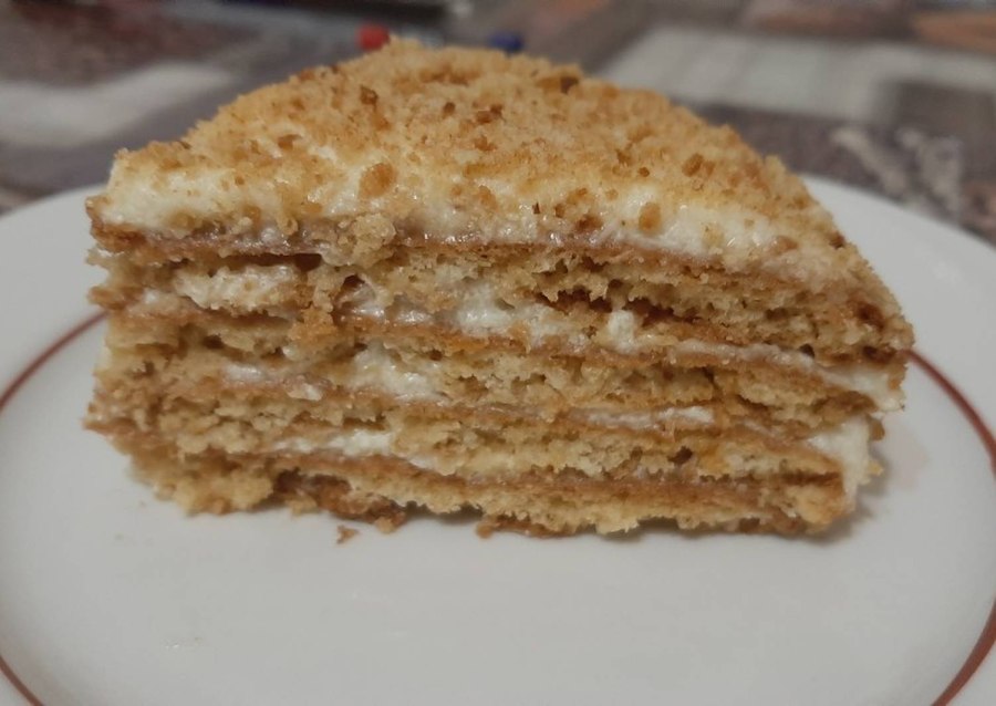 Шоколадный медовик с заварным кремом