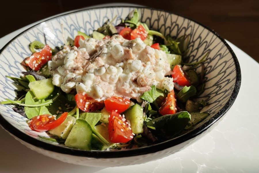 Салат с тунцом и овощами