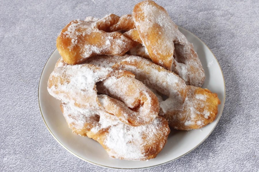 Орешки с сахарной пудрой