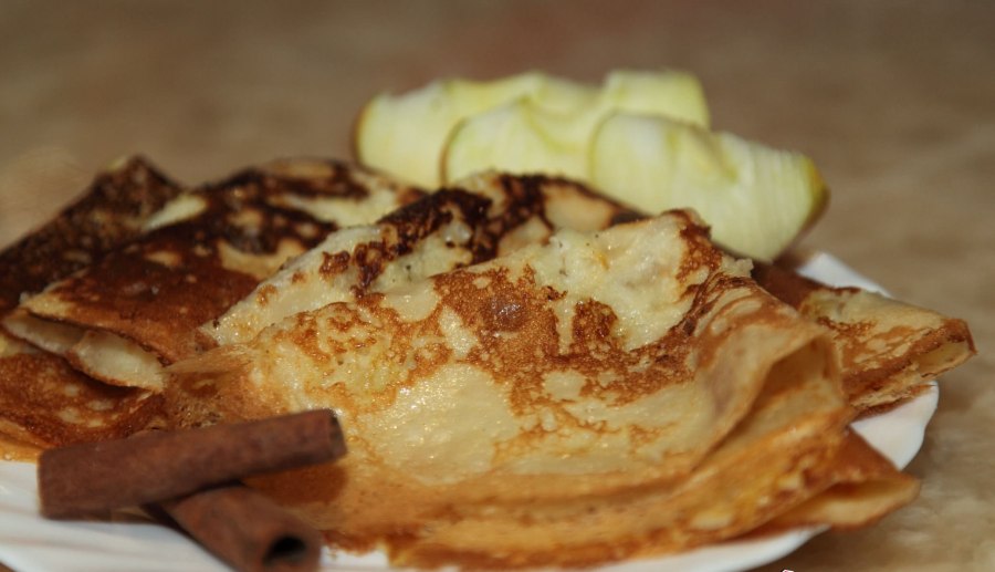 Блины фаршированные яблоками