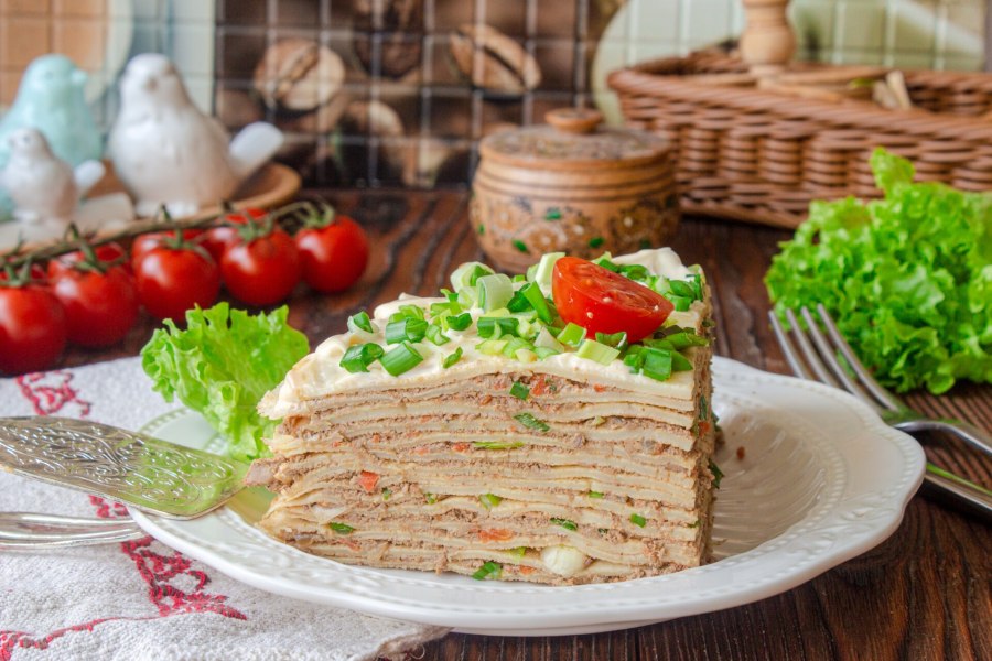 Печеночный торт рулетом