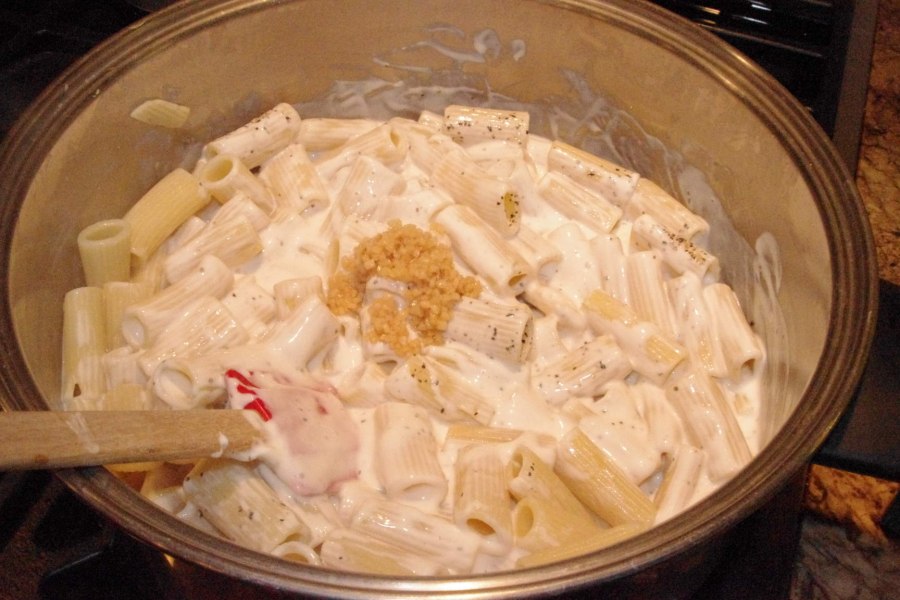 Паста с кальмарами и грибами