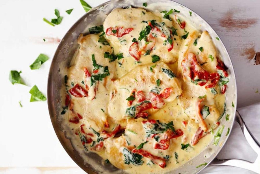 Куриное филе в сливках с вялеными томатами
