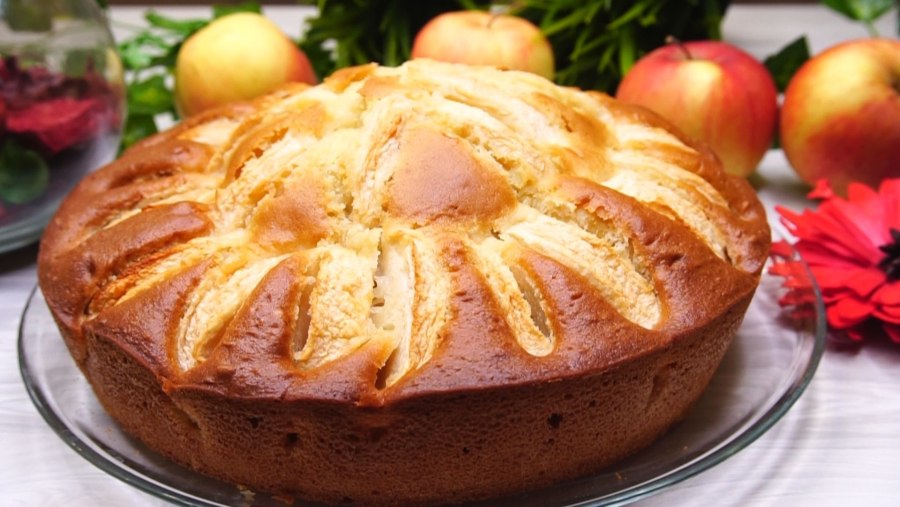 Шарлотка с яблоками Юлии Высоцкой