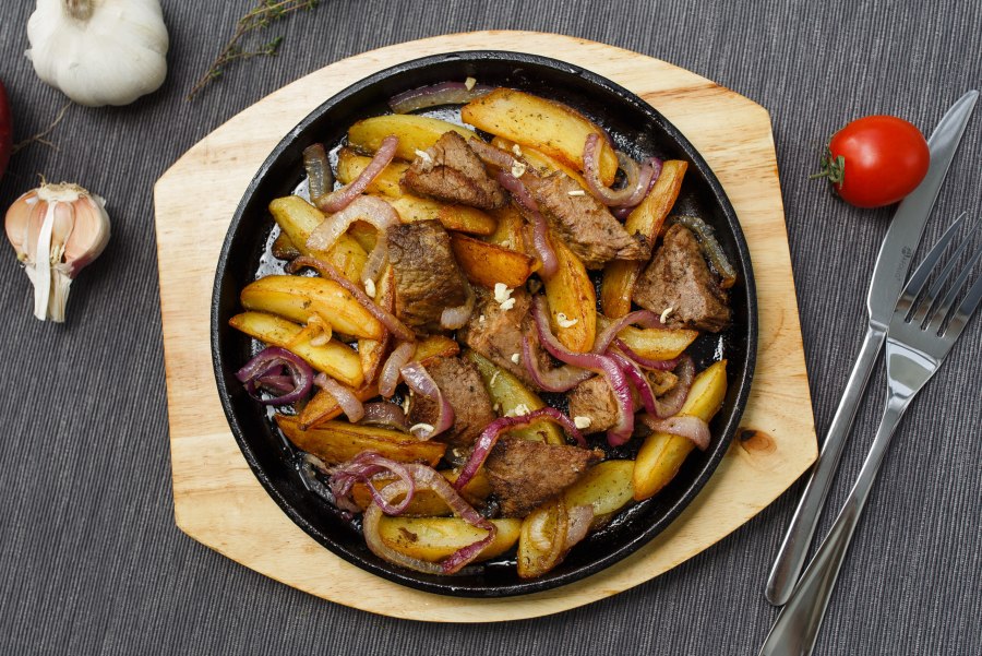Скоблянка мясная с картошкой и грибами