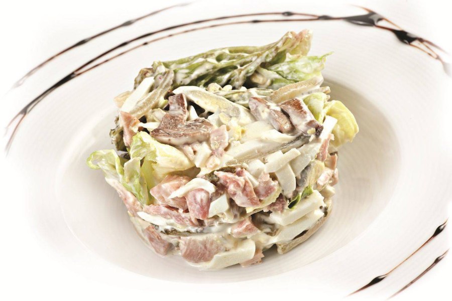 Салат с копченой курицей