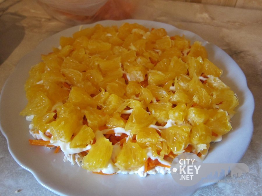 Салат курица апельсин корейская морковь сыр