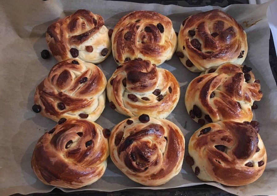 Форма булочек с изюмом