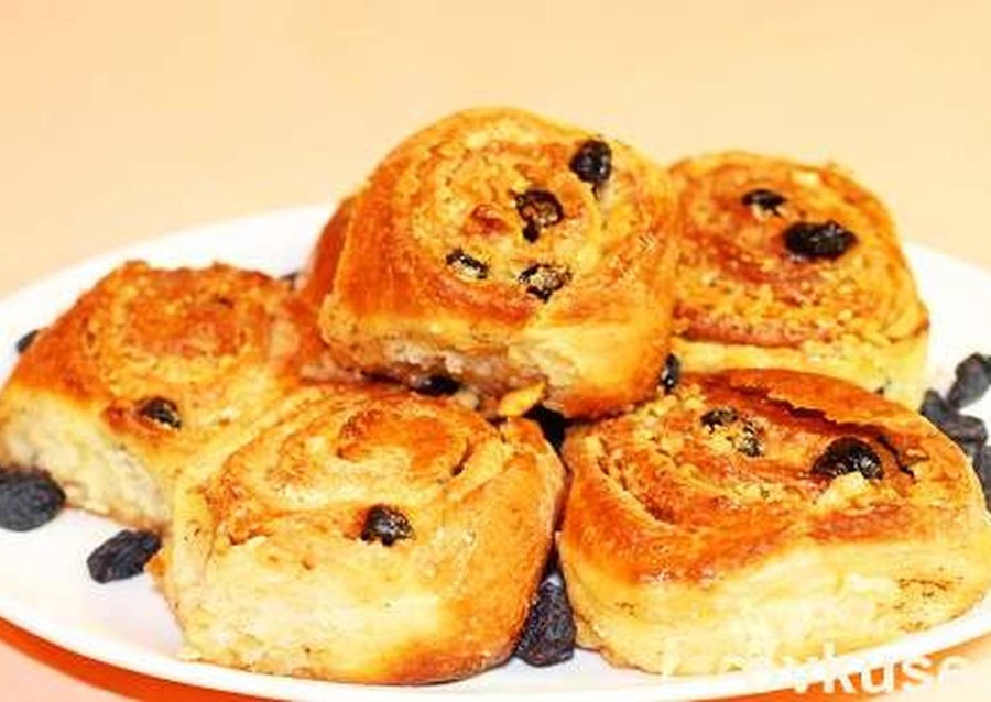 Булочки с грецкими орехами и сахаром