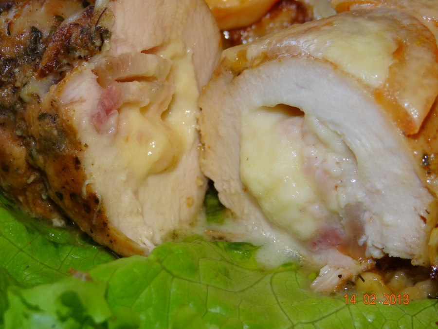 Куриные рулетики с начинкой