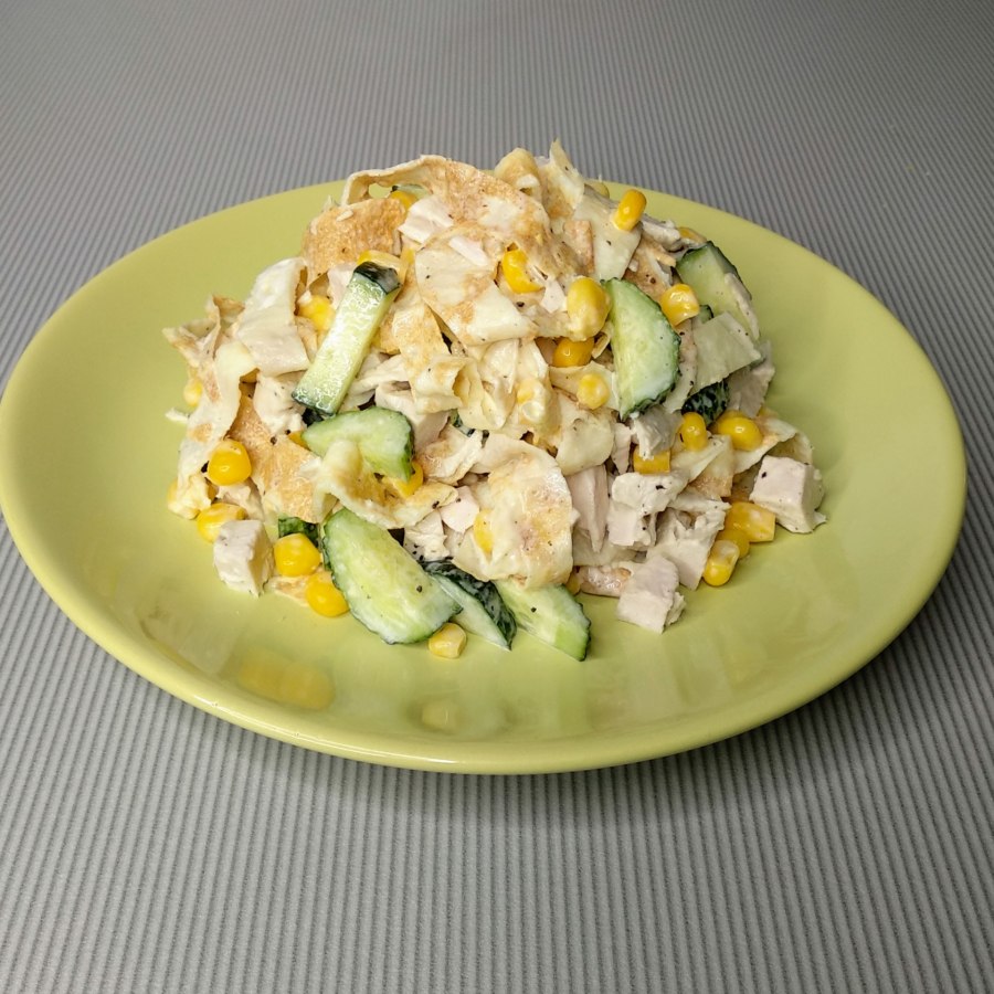 Салат с болгарским перцем и курицей