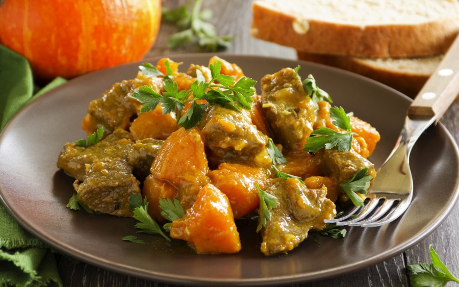 Куриная грудка с овощами