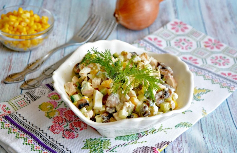 Салатик с курочкой и грибами